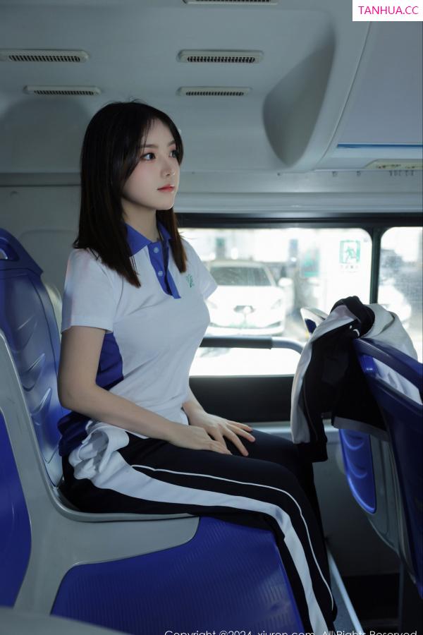 豆瓣酱  [XiuRen]高清写真图 2024.01.19 No.7994 豆瓣酱 制服美臀第29张图片